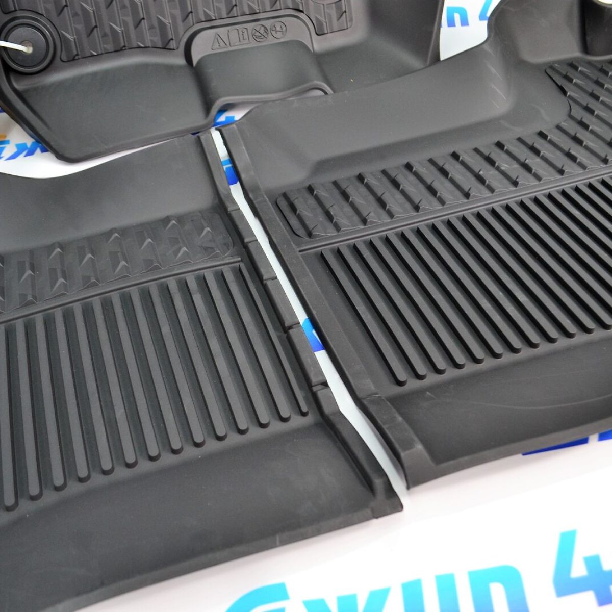Ковры в салон Dodge Ram 1500 DT 2025-/ Quad Cab Non-Rebel (комплект) 82216606AB