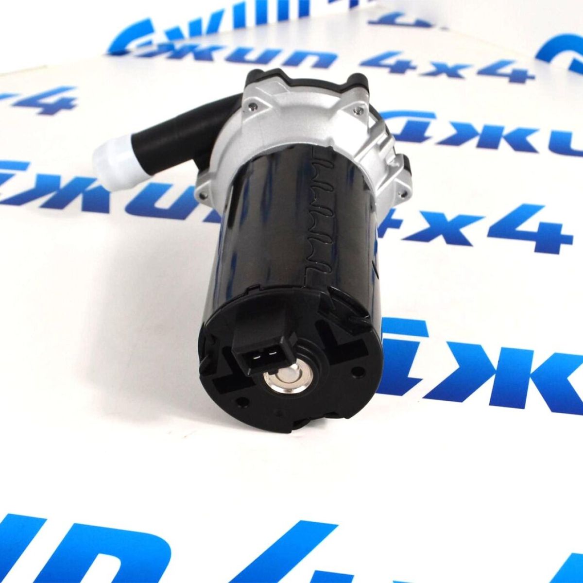 Помпа электрическая охлаждения суперчарджера Land Rover Discovery/Range Rover/Range Rover Sport PEB500010