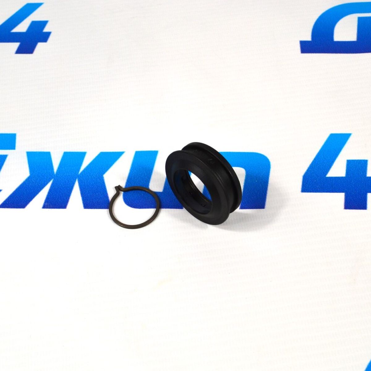 Сальник хвостовика углового редуктора Jeep Renegade 68267925AA