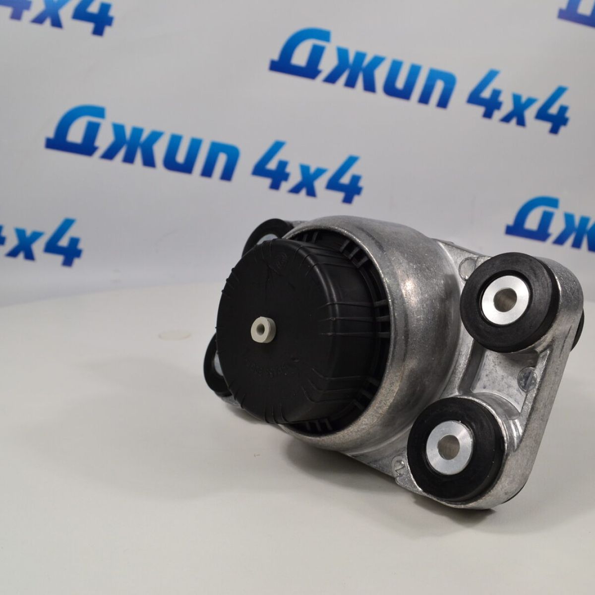 Опора двигателя Range Rover L405 V4.4TD (правая) LR057814