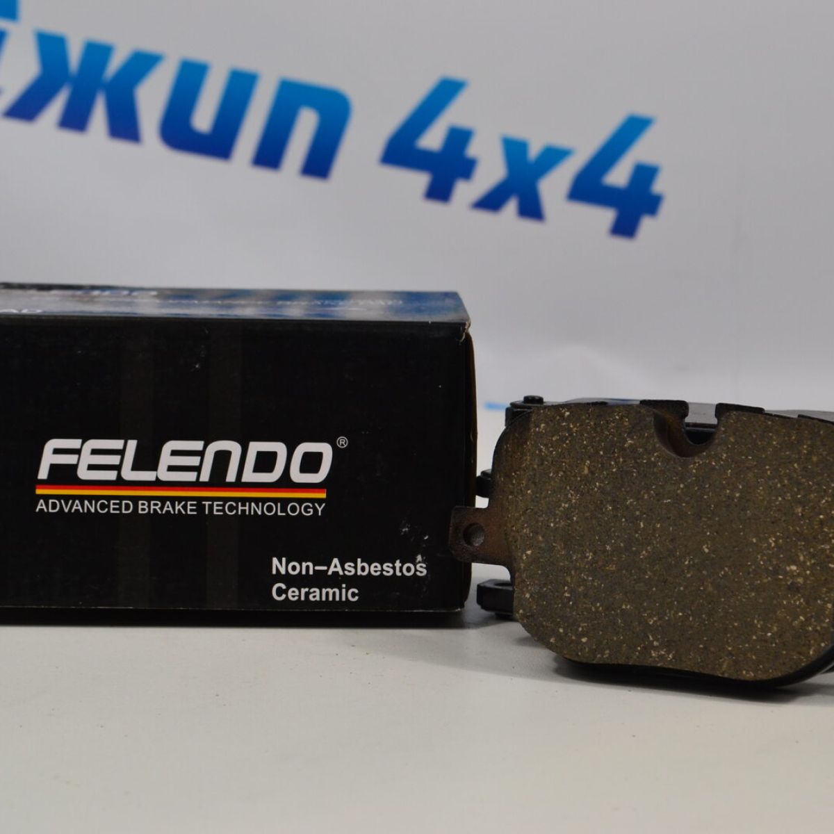 Колодки тормозные задние Range Rover Sport L320/Range Rover L322 LR015577