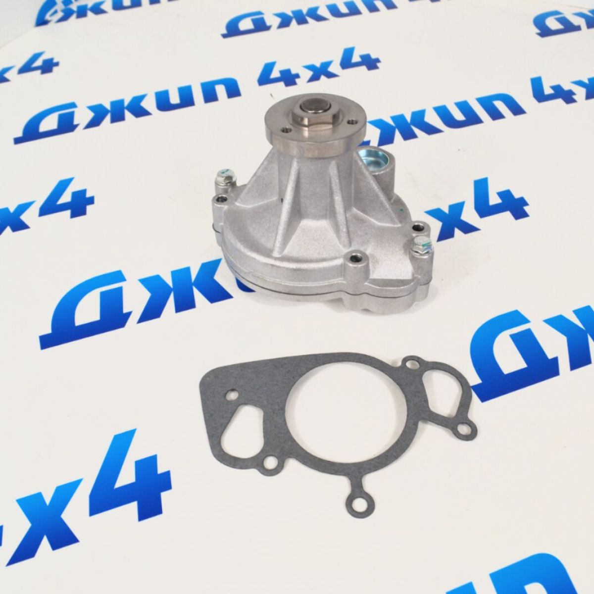 Помпа системы охлаждения Land Rover 4.2SC/4.4 Petrol 4575902