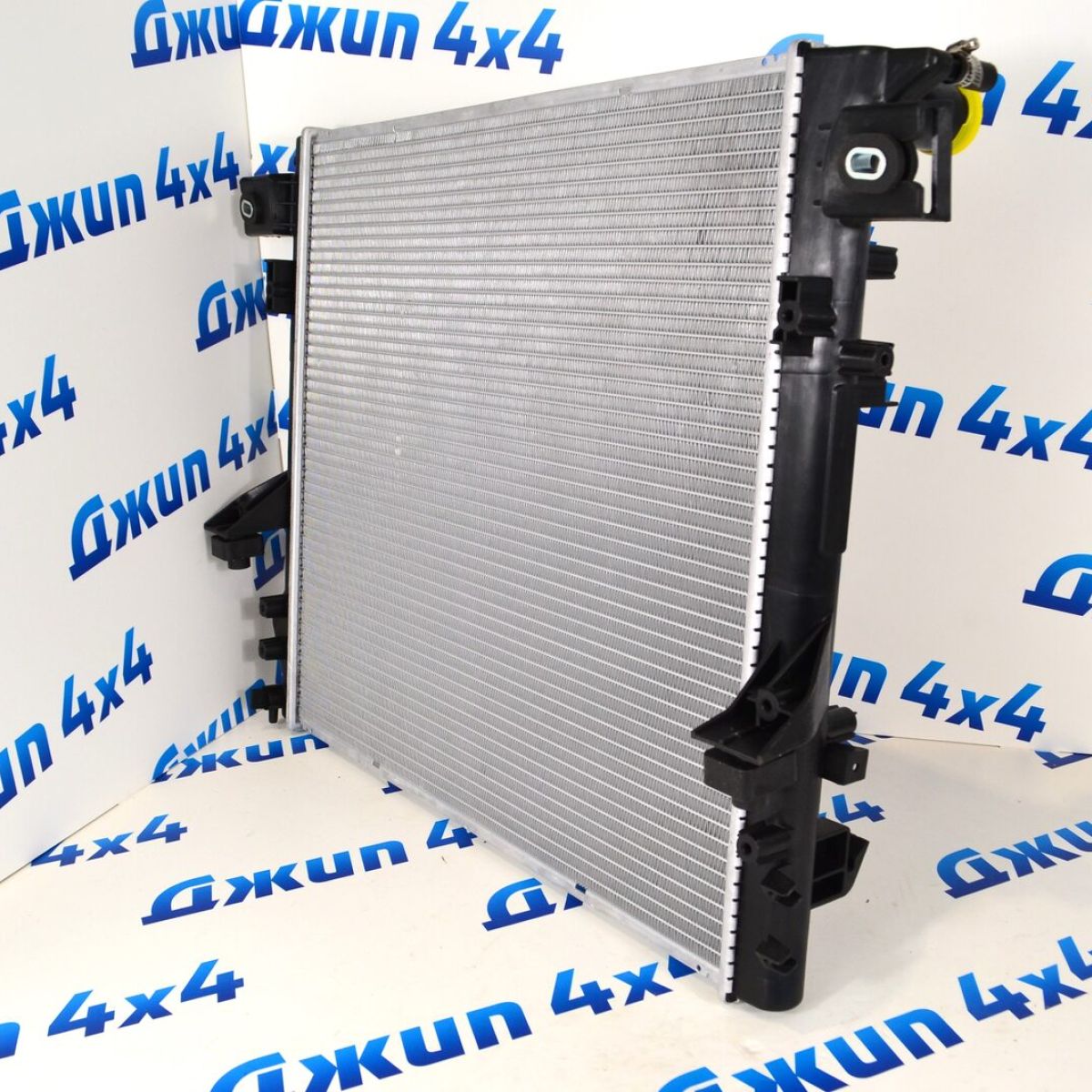 Радиатор охлаждения двигателя Jeep Wrangler JK V2.8CRD 55056634AB