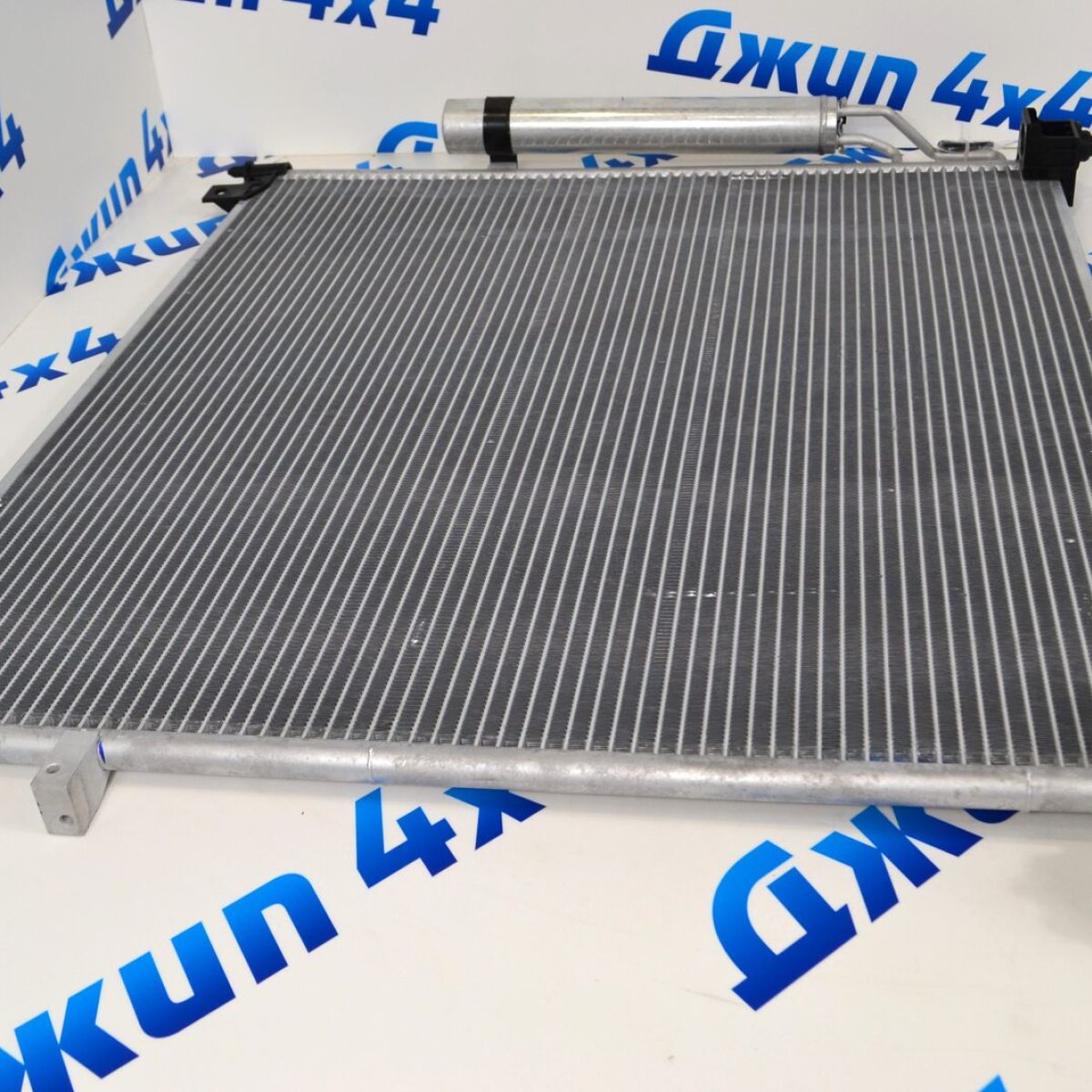Радиатор кондиционера Land Rover Discovery 5 L462 V2.0TD LR142436