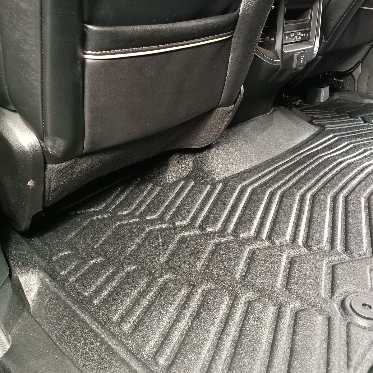 Ковры в салон Dodge Ram 1500 DT с органайзером под задним сиденьем (комплект) 82215422AD