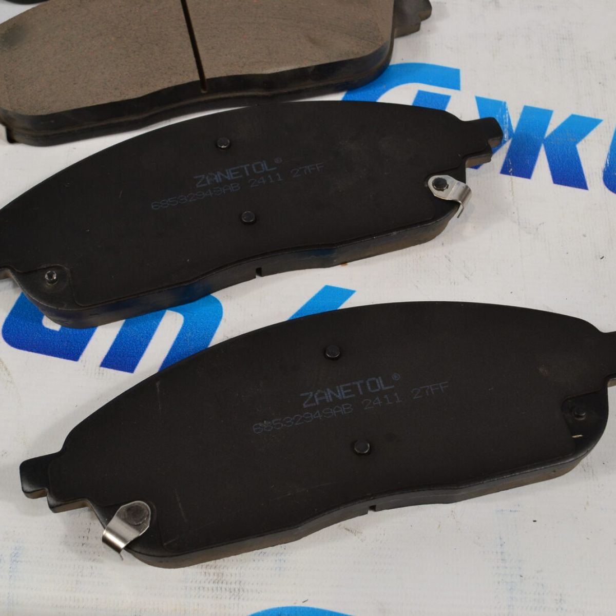Колодки тормозные передние Jeep Grand Cherokee WL/L 68532949AB