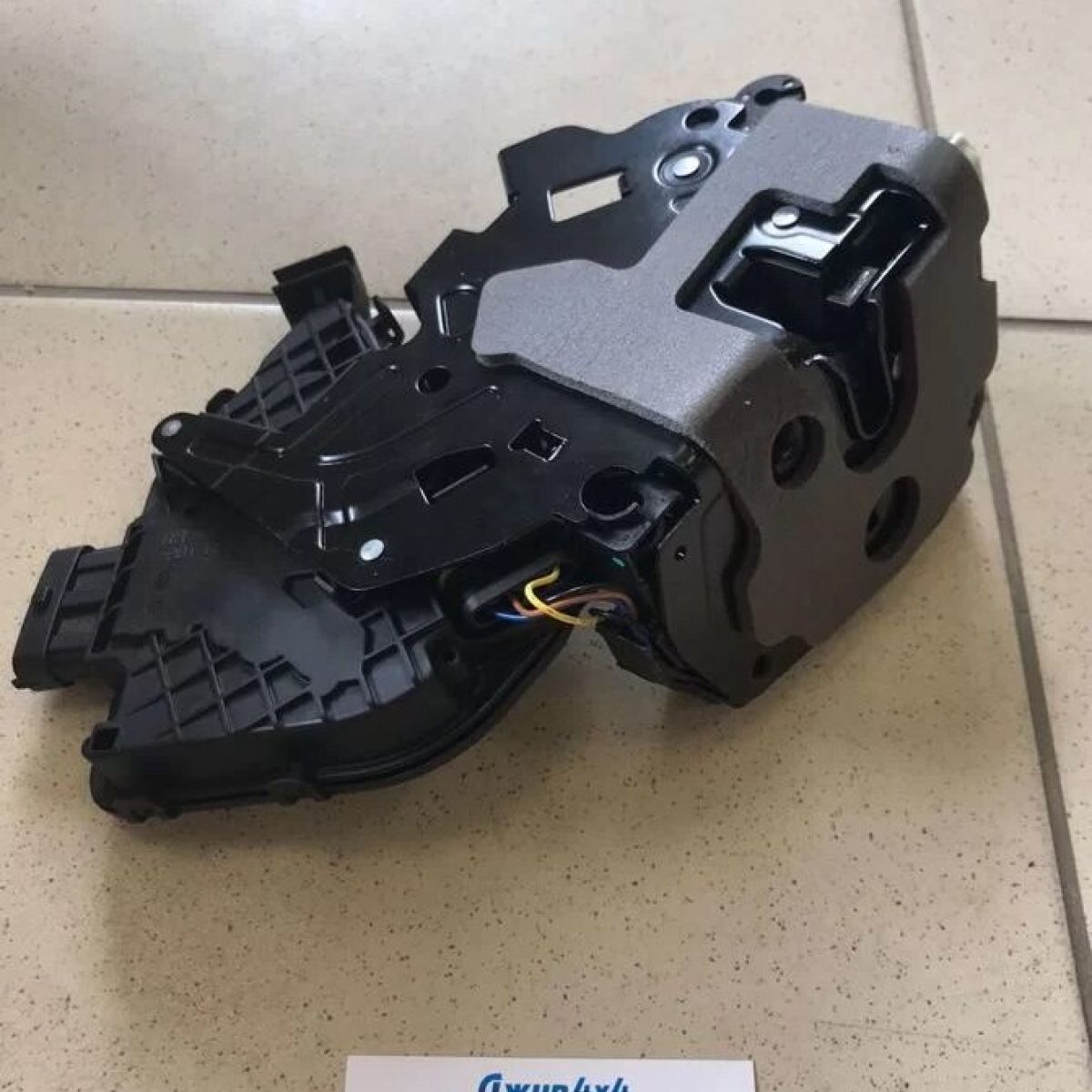 Замок задней правой двери Range Rover L405/L494/Jaguar X351 2010-2019 LR078742