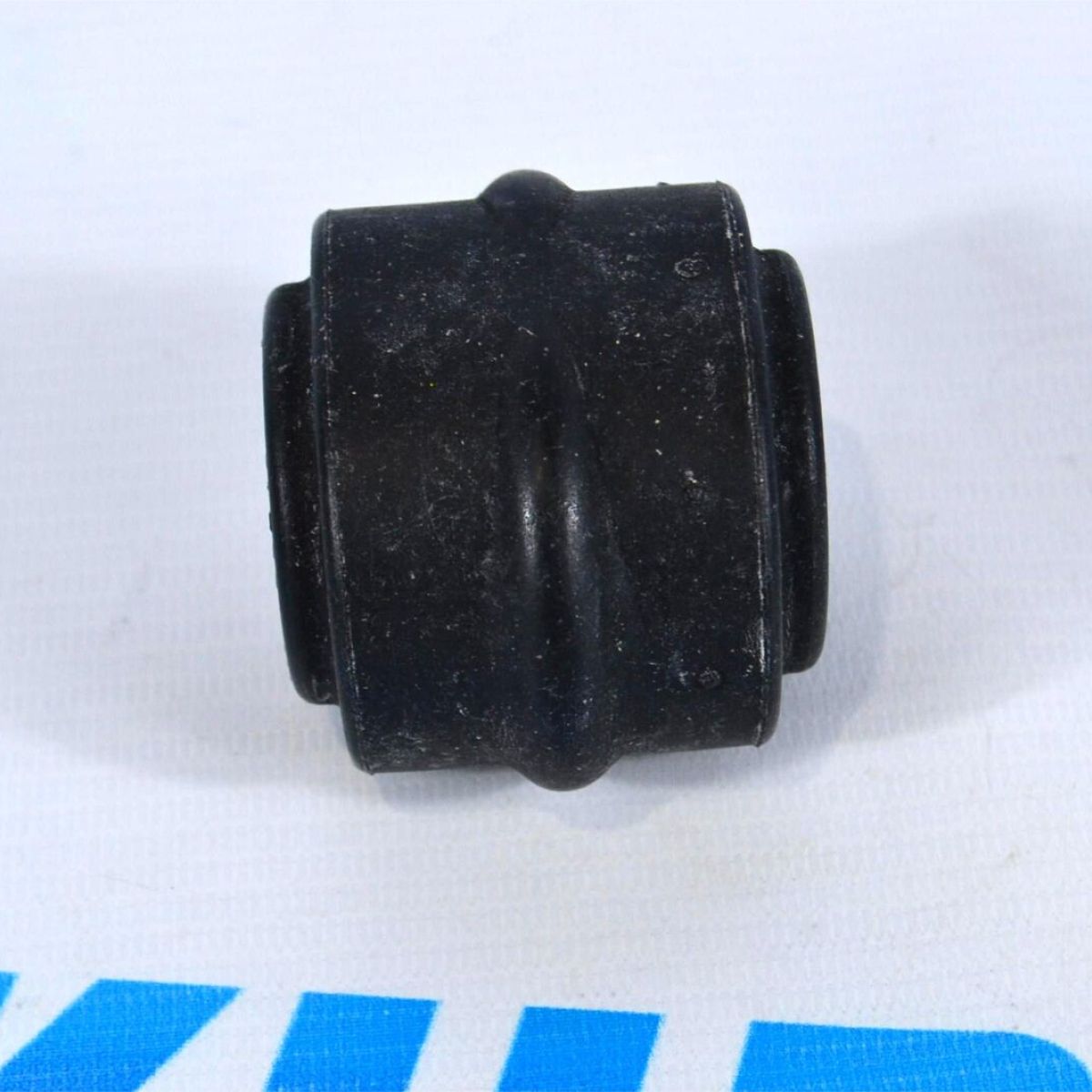 Втулка переднего стабилизатора Chrysler 300C LX 2005-2013 4782681AB