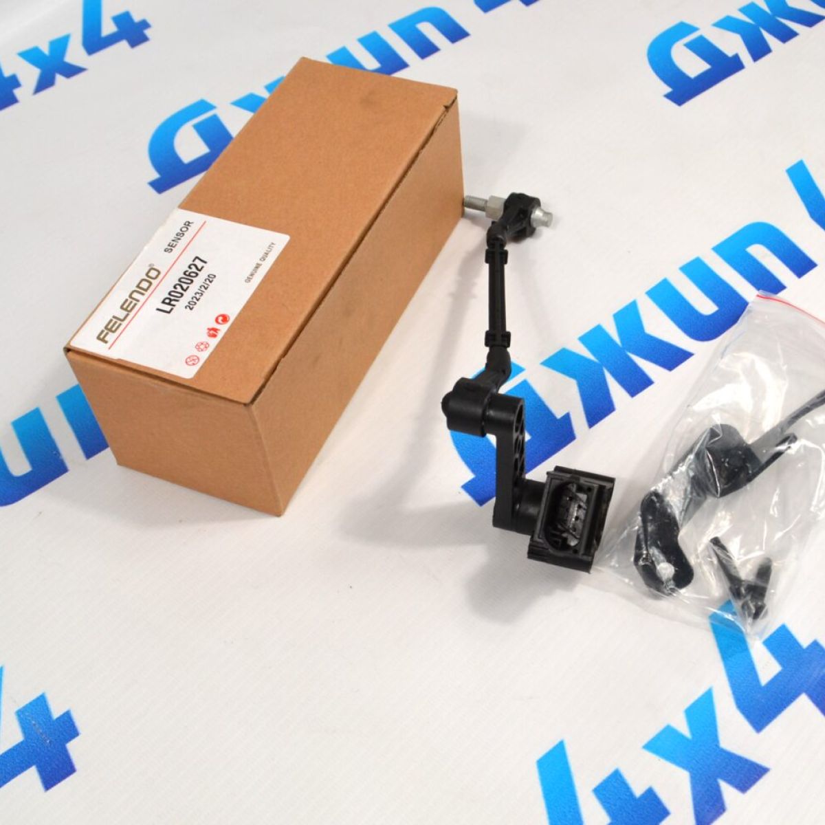 Датчик положения кузова Range Rover L322 2002-2009 (передний/правый) LR020627
