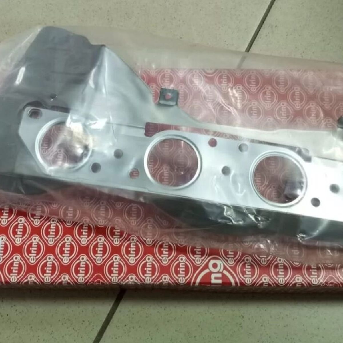 Прокладка выпускного коллектора правого Land Rover V5.0SC 501.055
