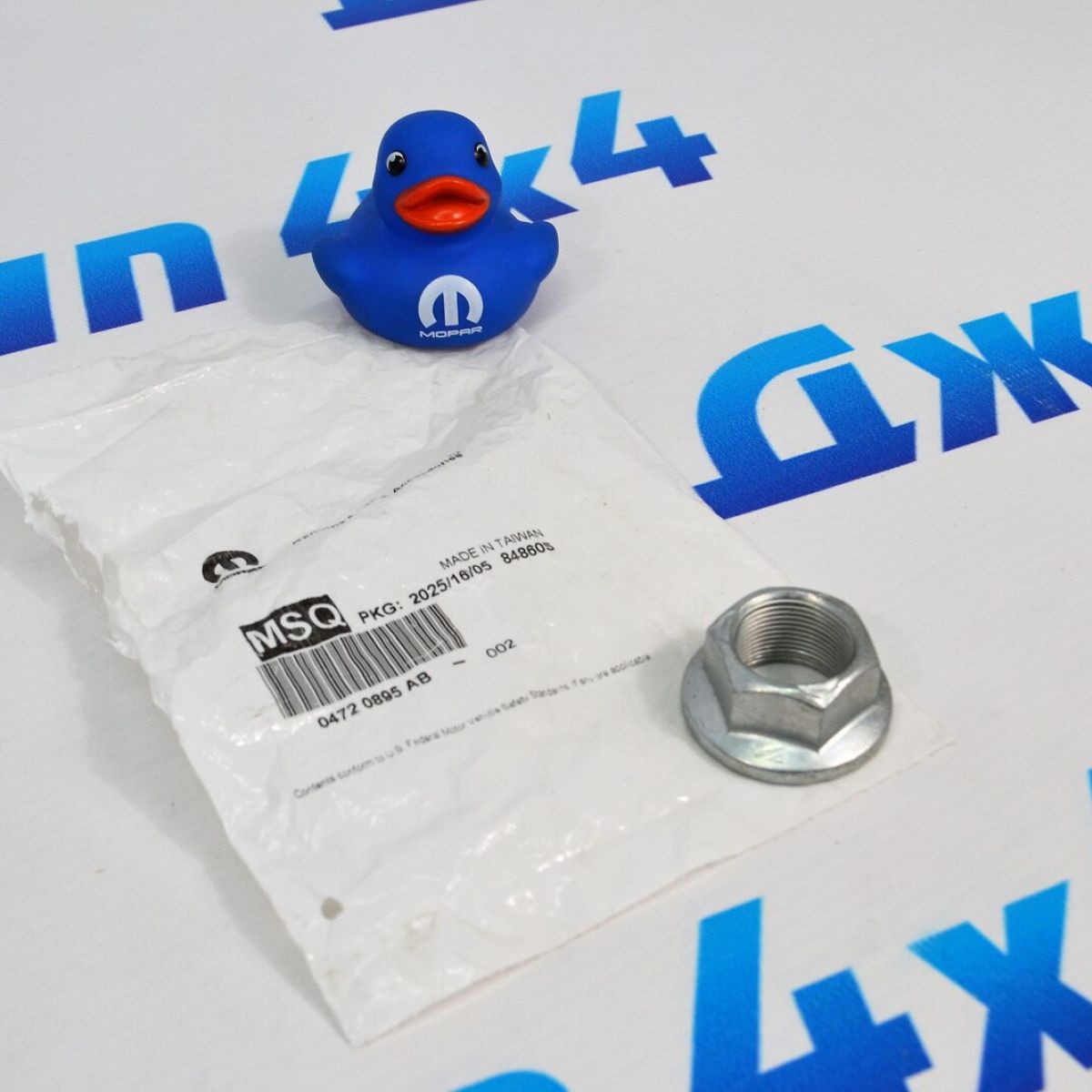 Гайка хвостовика переднего редуктора Jeep Wrangler JL 04720895AB