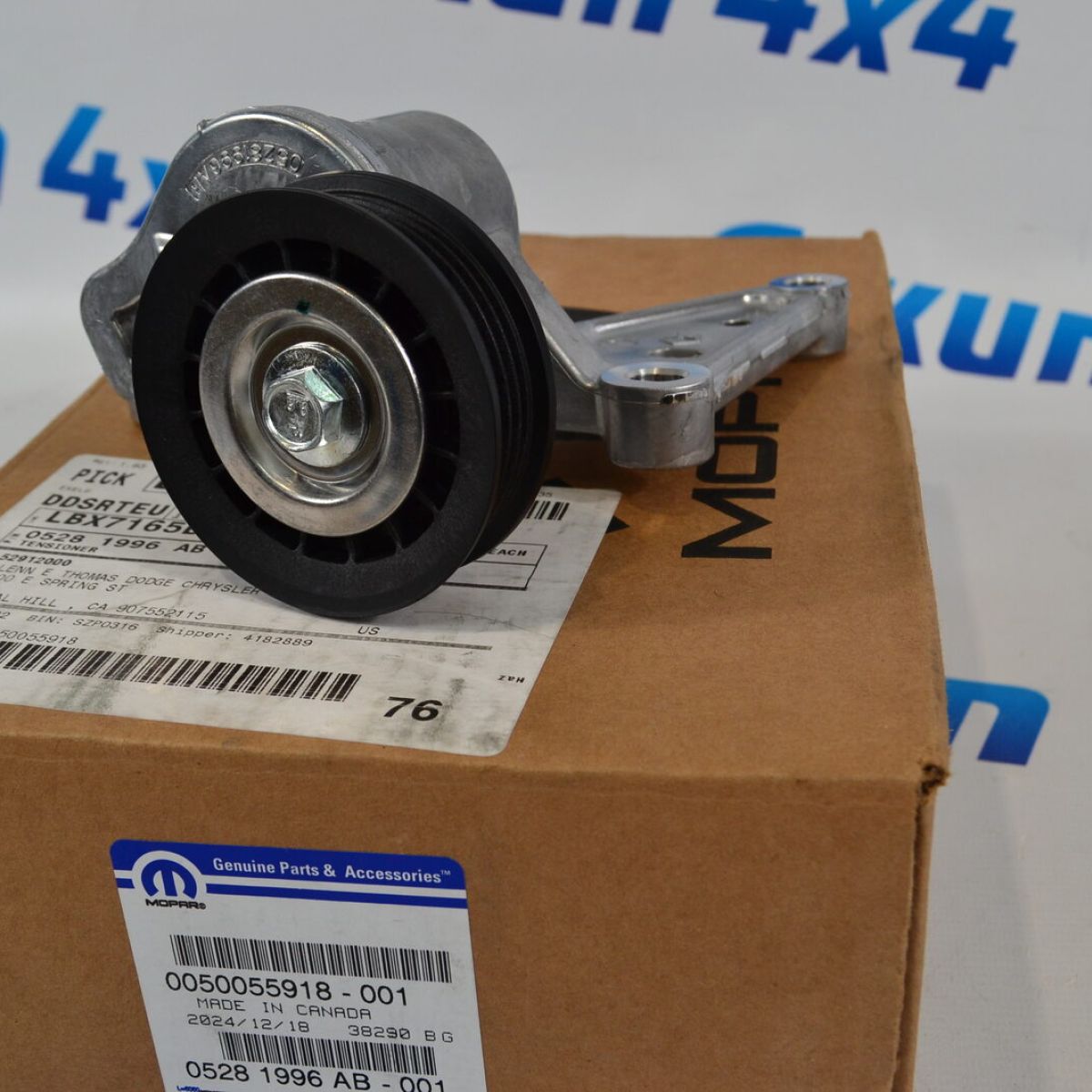 Натяжитель ремня навесного оборудования Dodge Ram 1500 DT V3.6 Petrol 05281996AB