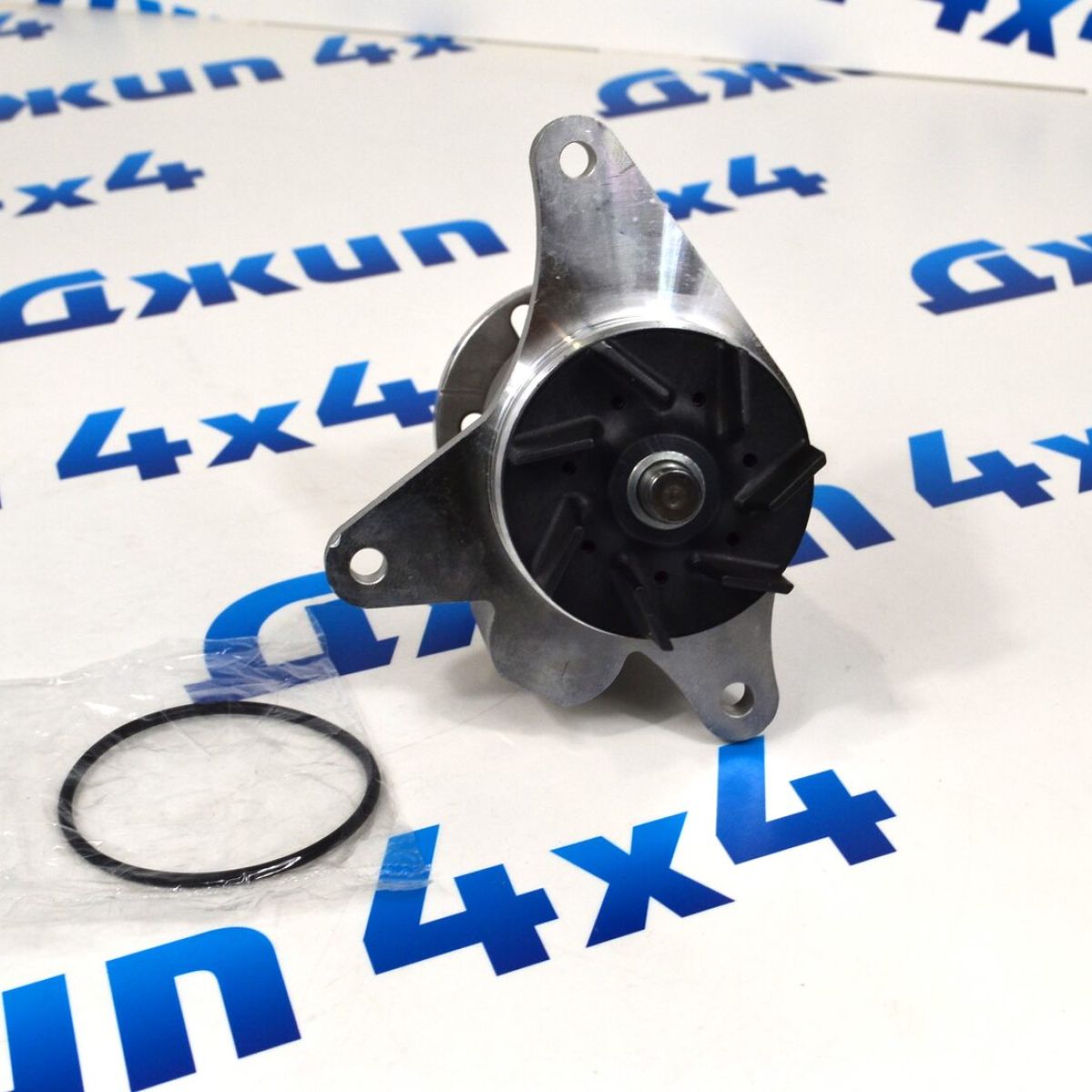 Помпа системы охлаждения Jaguar XE X250/Land Rover Discovery L319/Range Rover L405/Sport L494 V3.0TD LR013164