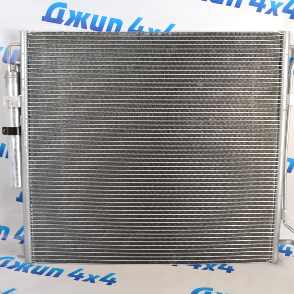 Радиатор кондиционера Land Rover Discovery L319 LR018404