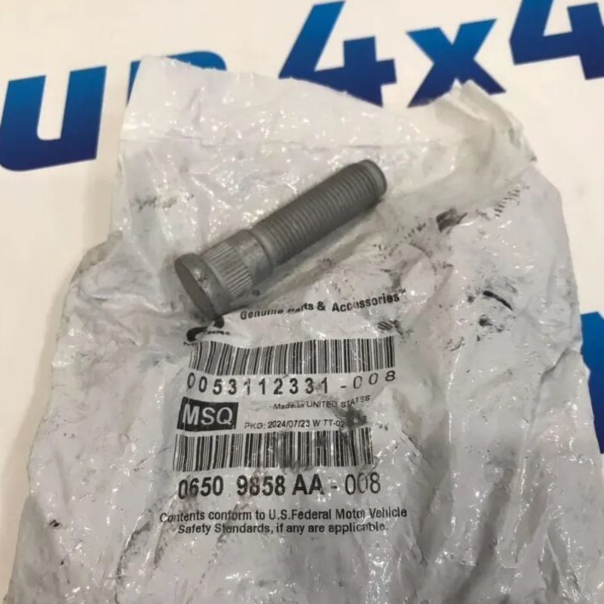 Шпилька колесная Jeep Grand Cherokee WK2/Dodge Durango WD/Dodge Ram 1500 DT 6509858AA