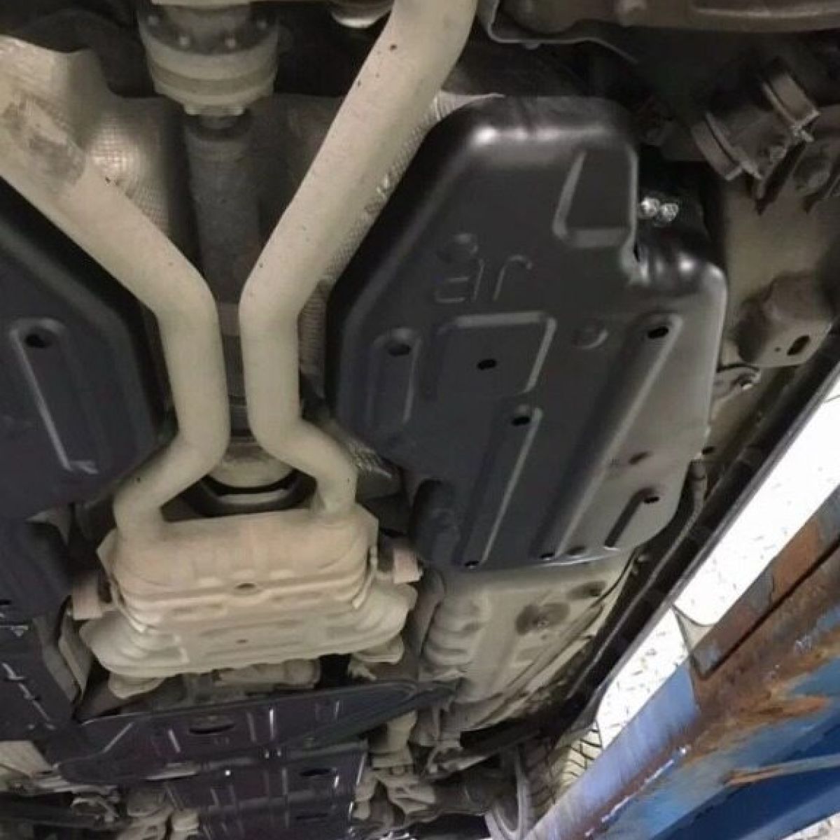Защита днища Jeep Grand Cherokee WK2 (алюминий,комплект) 82211995
