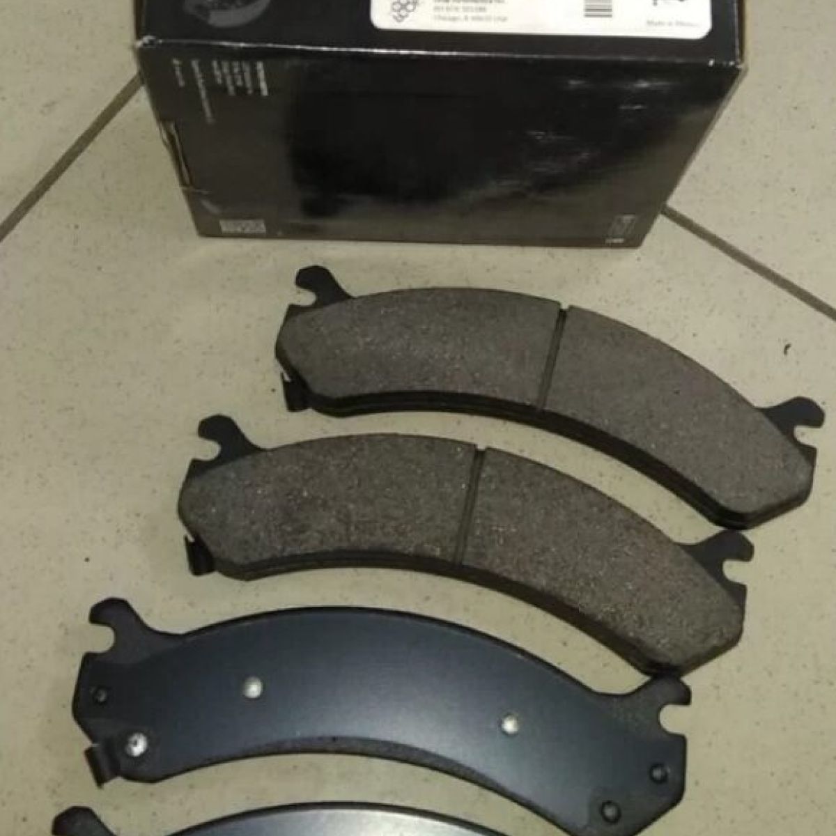 Колодки тормозные передние Hummer H2 2002-2009 15886468