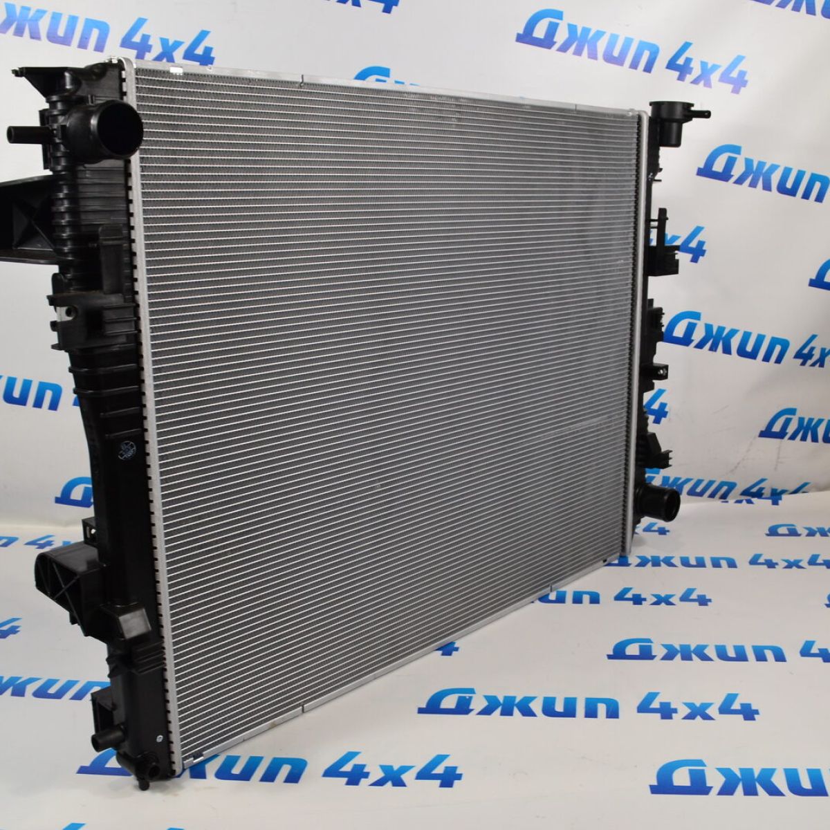 Радиатор охлаждения двигателя Dodge Ram 1500 2019- V5.7 Hemi 68341188AA