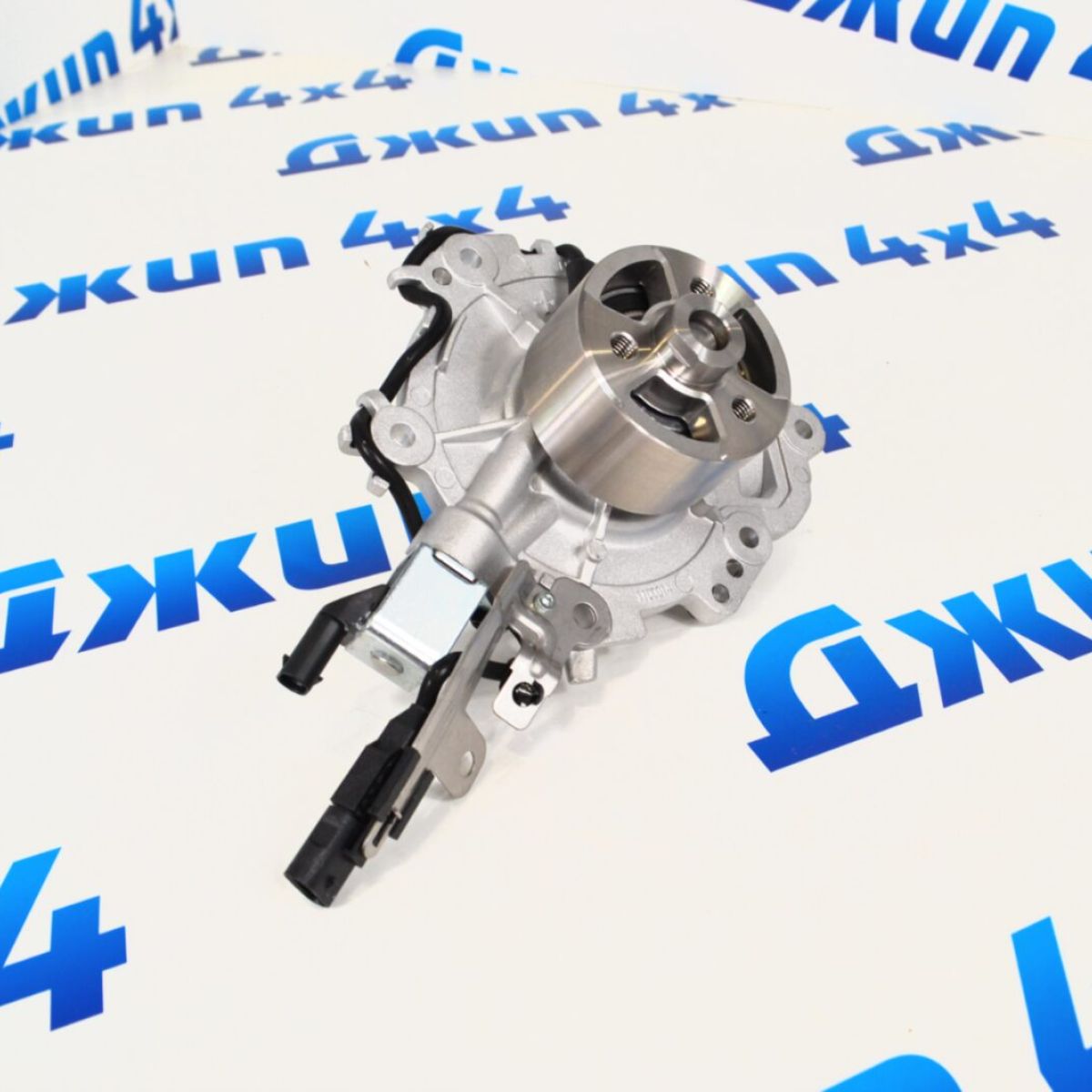 Помпа системы охлаждения Land Rover Discovery Sport L550/Range Rover Velar L560 V2.0T Petrol LR123392