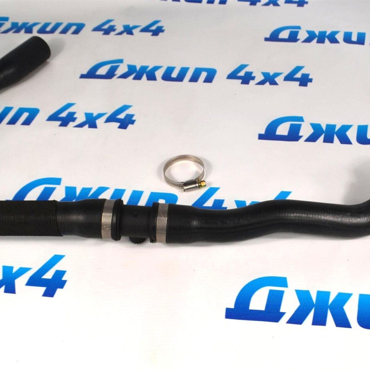 Патрубок радиатора Land Rover Discovery Sport/Range Rover Evoque/Land Rover Freelander (верхний) LR032347