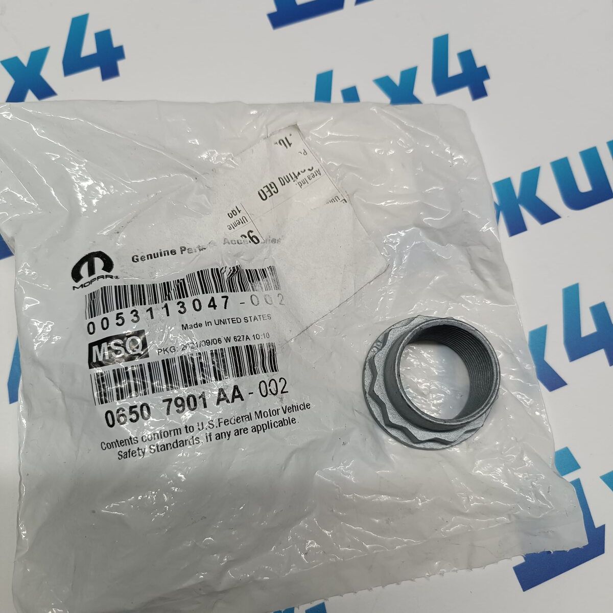 Гайка хвостовика переднего дифференциала Jeep Grand Cherokee WK/Dodge Ram 1500 6507901AA