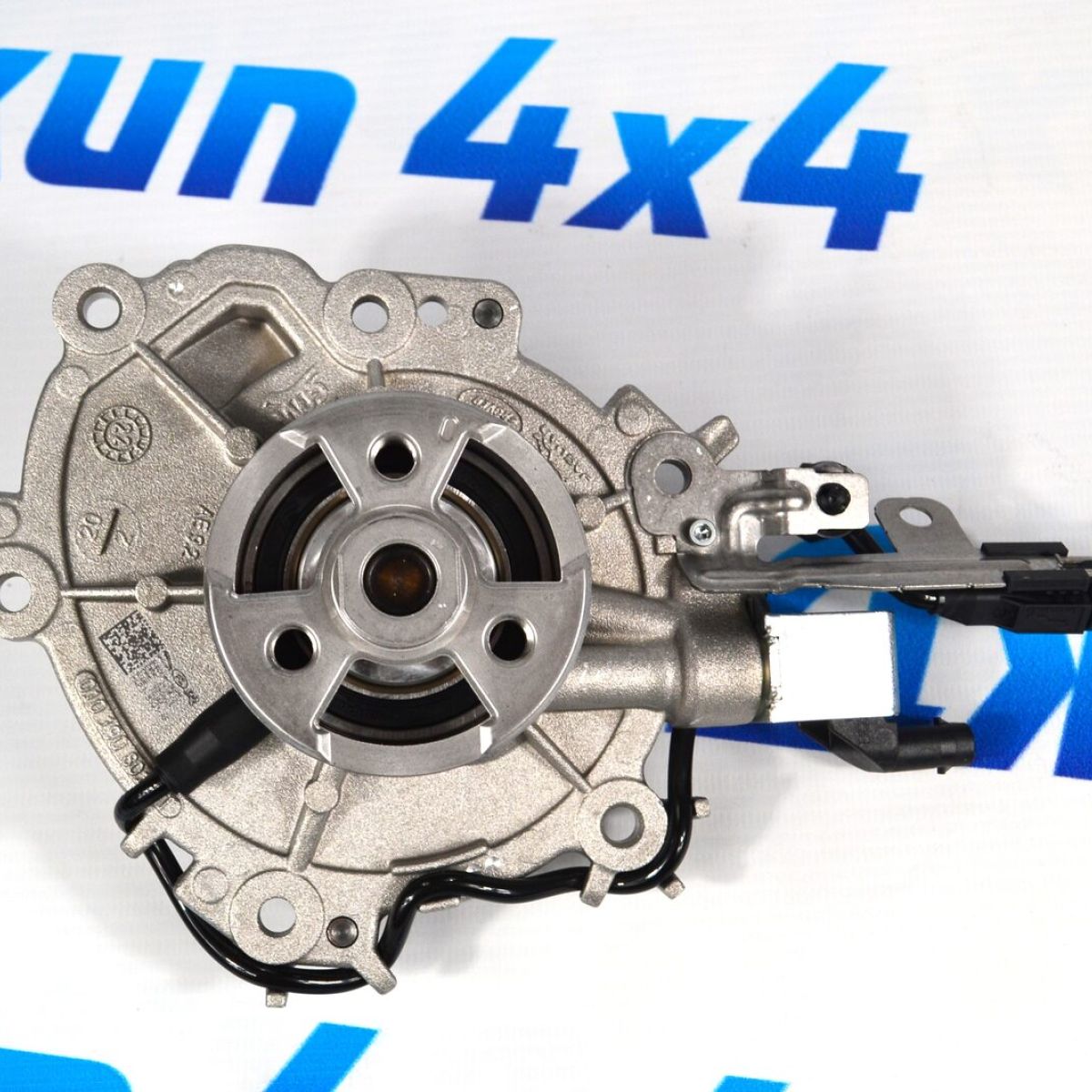 Помпа системы охлаждения Range Rover Velar/Defender/Discovery Sport/Evoque/Sport V2.0T Petrol LR154597