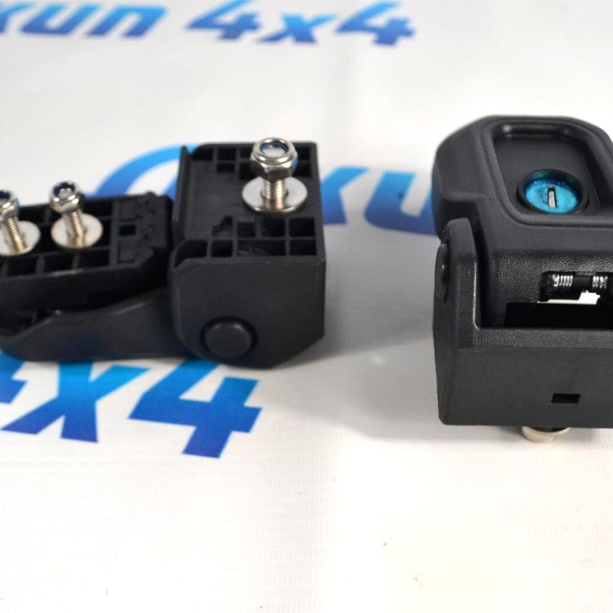 Комплект замков капота Jeep Wrangler JL/Jeep Gladiator JT (с ключом) 68240952AD