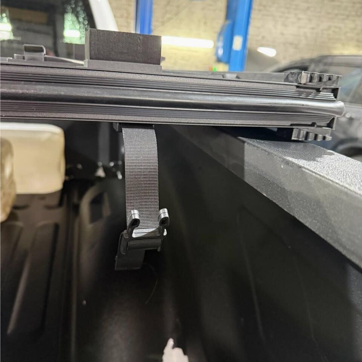 Крышка кузова Dodge Ram 1500 для кузова 6.4 (складная/без рам боксов) 82215864AB