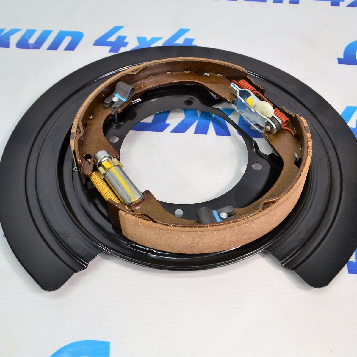 Комплект стояночного тормоза левый Jeep Grand Cherokee WK2/Dodge Durango 68466363AA