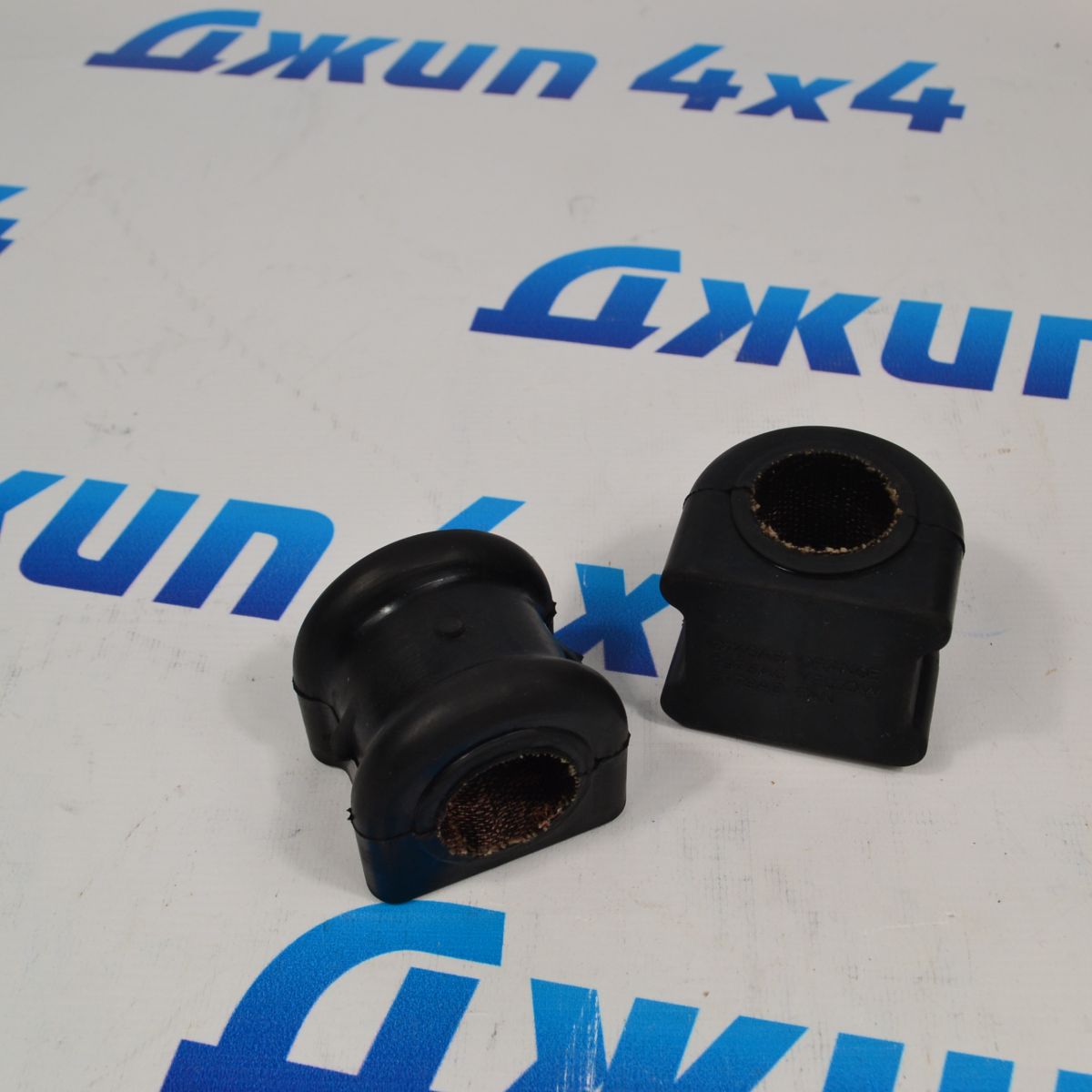 Втулка переднего стабилизатора Jeep Wrangler JK 52059973AC
