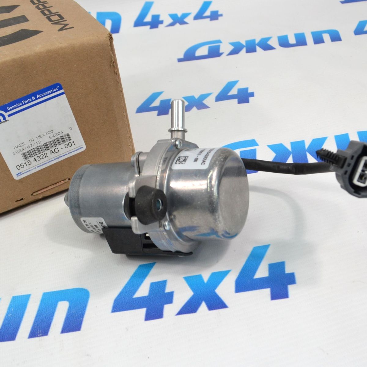 Насос вакуумный Jeep Grand Cherokee WK2 V3.6 5154322AC