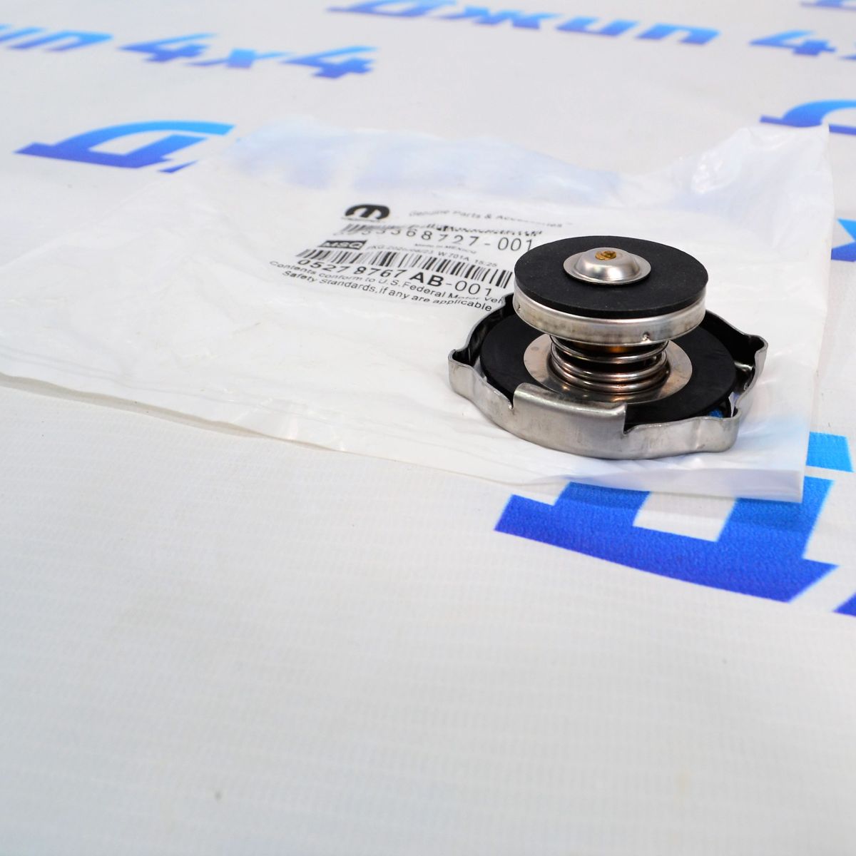 Крышка расширительного бачка радиатора Jeep Grand Cherokee WK2 V3.0CRD (21 PSI) 05278767AB