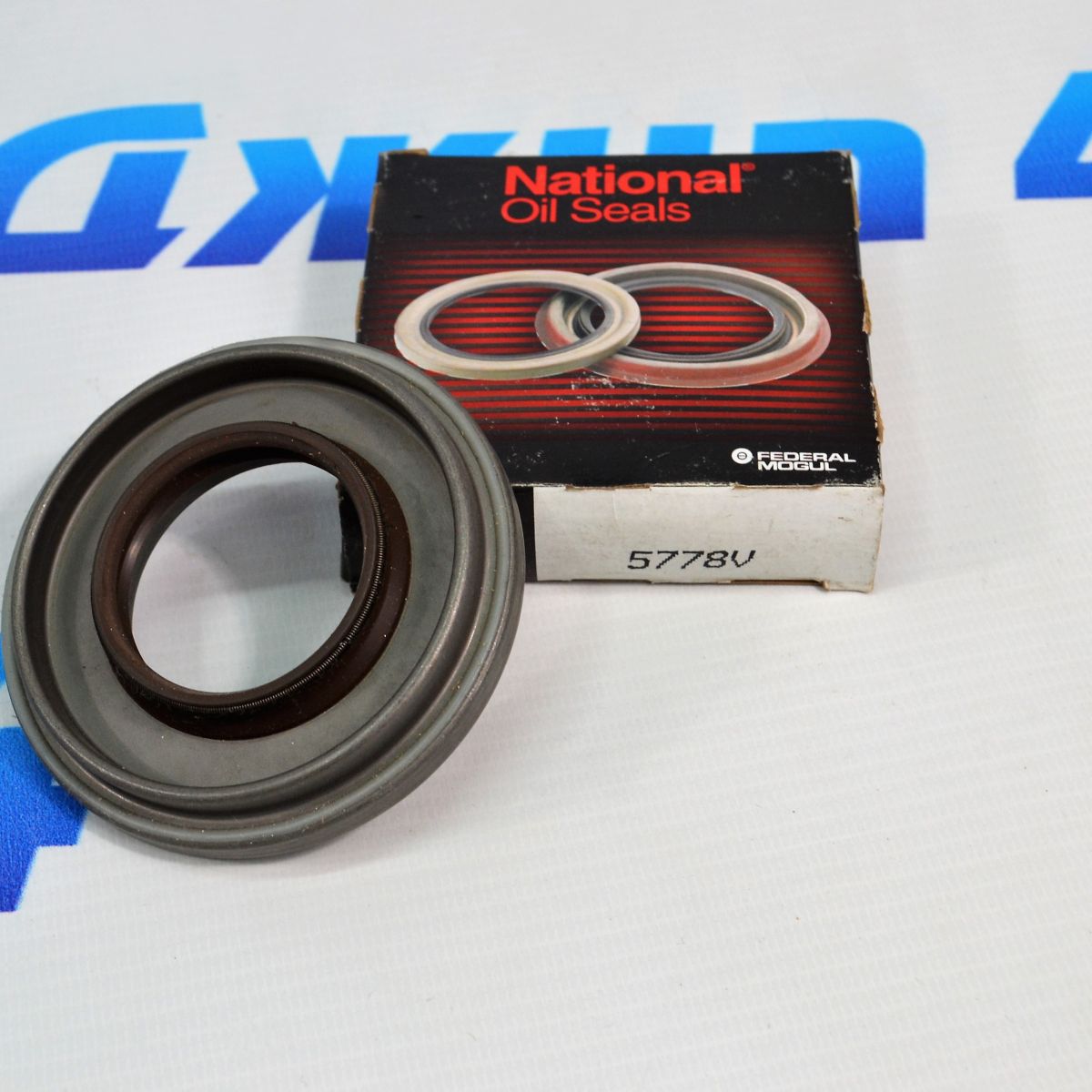 Сальник хвостовика переднего дифференциала Jeep Grand Cherokee WJ 1999-2004 5012454AA