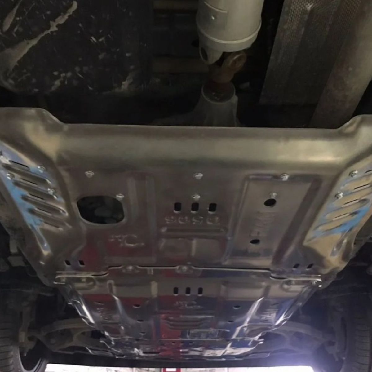 Защита днища Dodge Ram 1500 DT (алюминий,комплект) 68709208AA