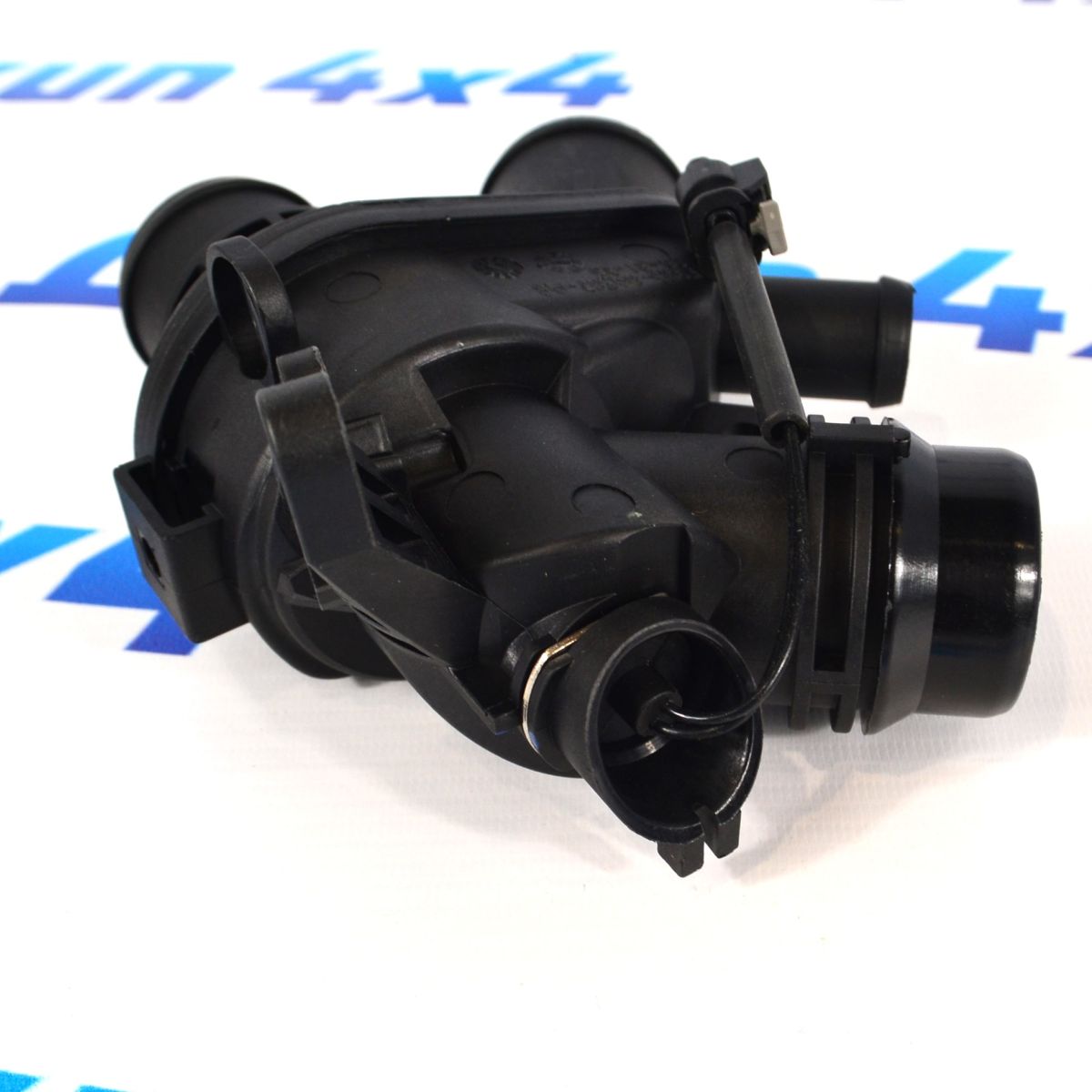 Термостат Range Rover Sport L494/Range Rover Velar L560/Jaguar F-Pace V3.0SC (с корпусом) LR117568