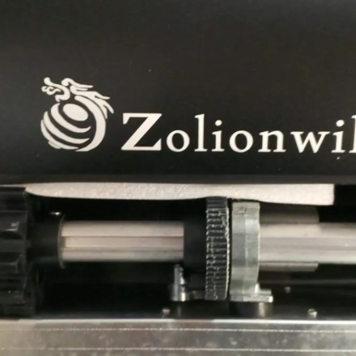 Крышка кузова роликовая с электроприводом Dodge Ram 1500 для кузова 5.8 (с рэм боксами) 82215255AB