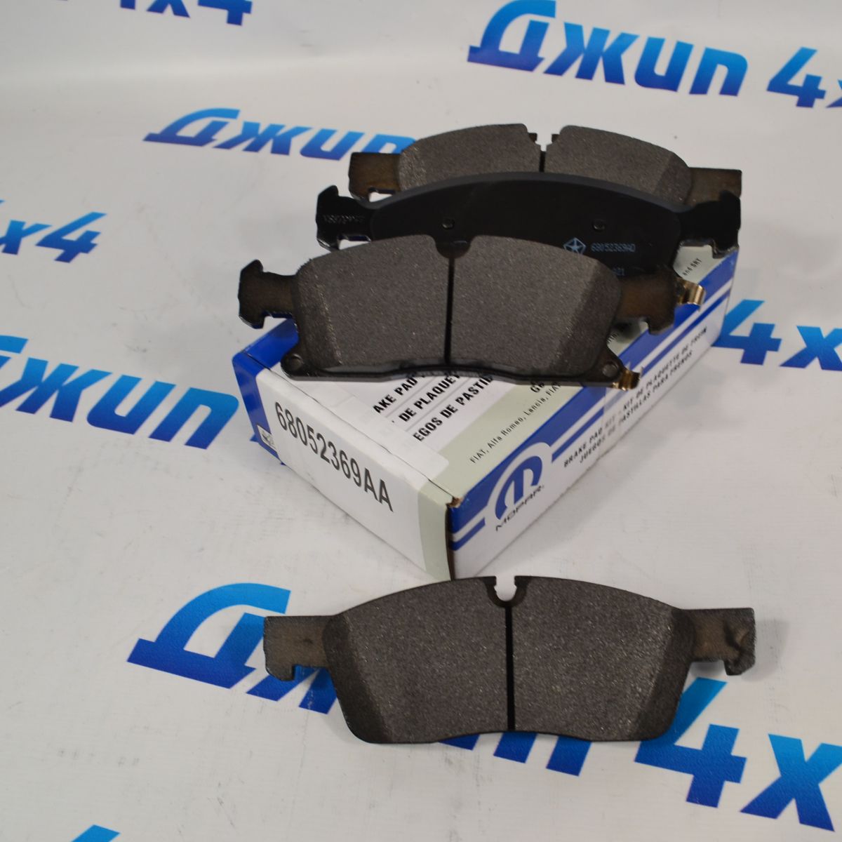 Колодки тормозные передние Jeep Grand Cherokee WK2/Dodge Durango WD 68052369AA