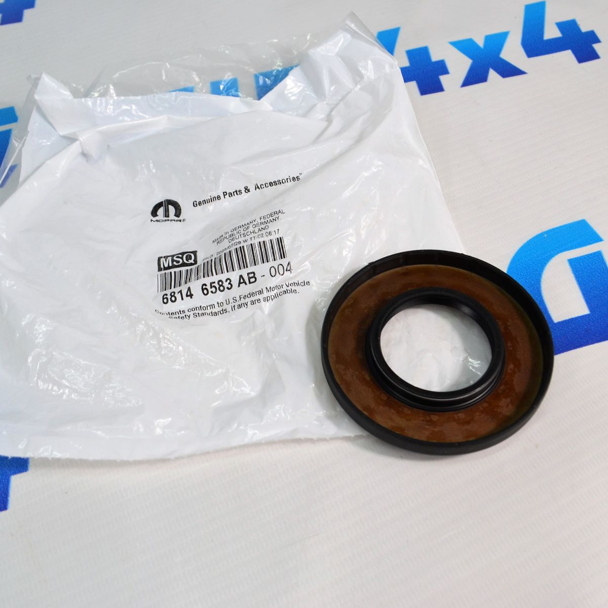 Сальник переднего редуктора Dodge Ram 1500 DS/DT/Jeep Wagoneer WS 68146583AB