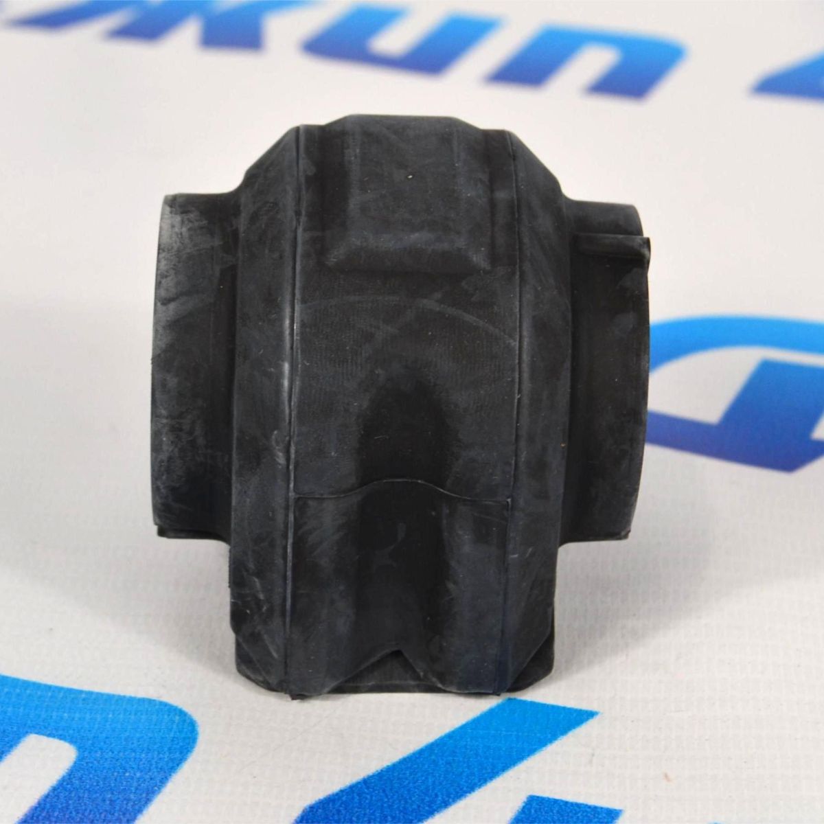 Втулка переднего стабилизатора Land Rover Discovery 5 L462/Range Rover L405/Range Rover Sport L494 LR043584