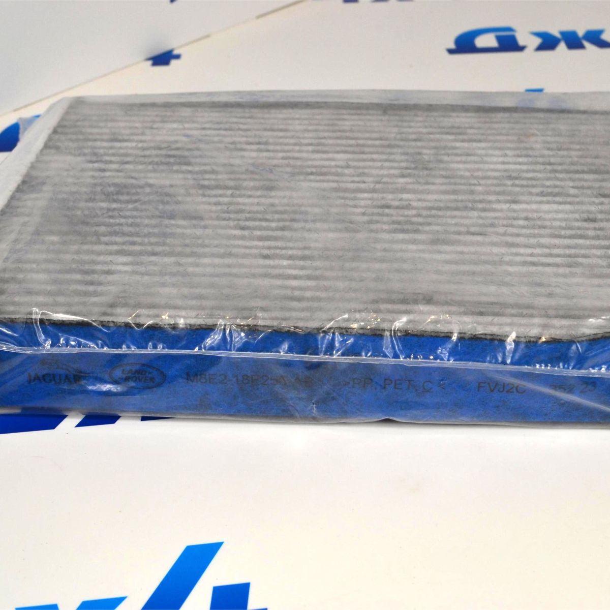 Фильтр салонный Range Rover L460/Range Rover Sport L461 (угольный) LR153587