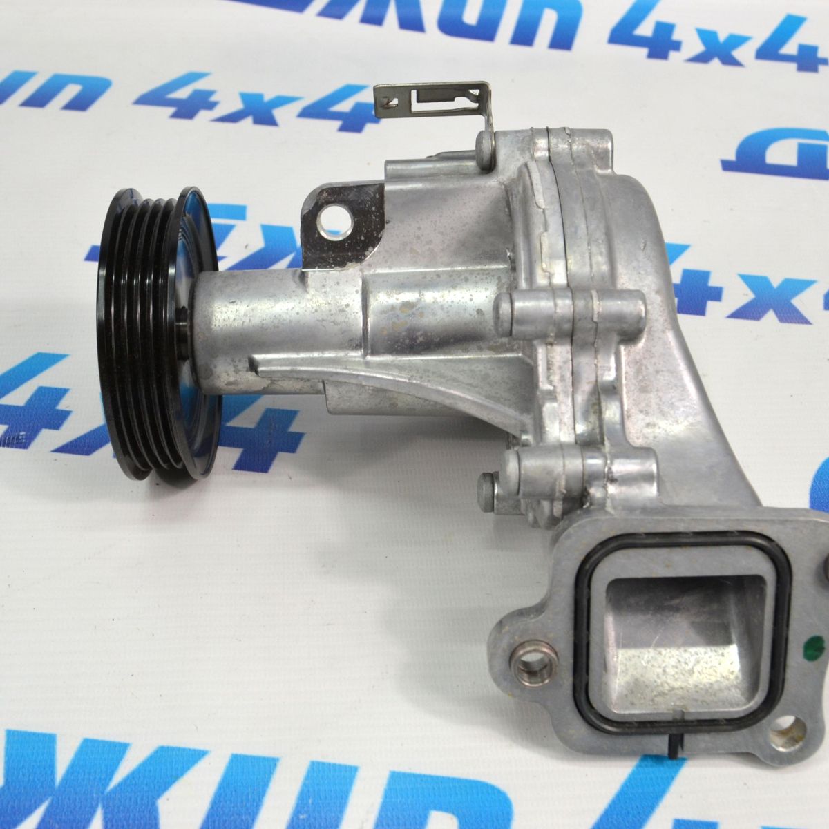Помпа системы охлаждения Jeep Grand Cherokee WL 4XE 05048709AH