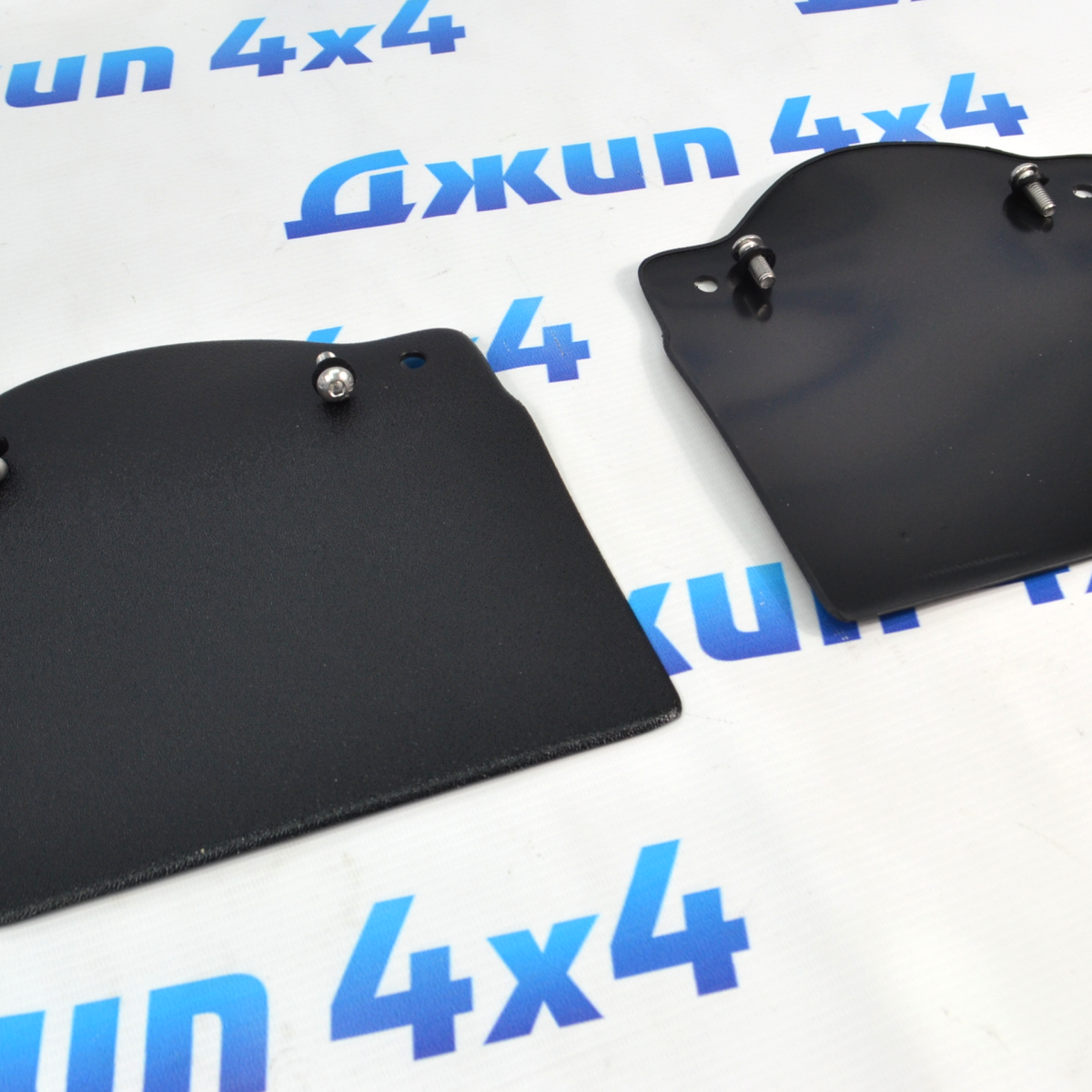 Крышка противотуманной фары бампера Jeep Wrangler JL/Jeep Gladiator комплект 82215121