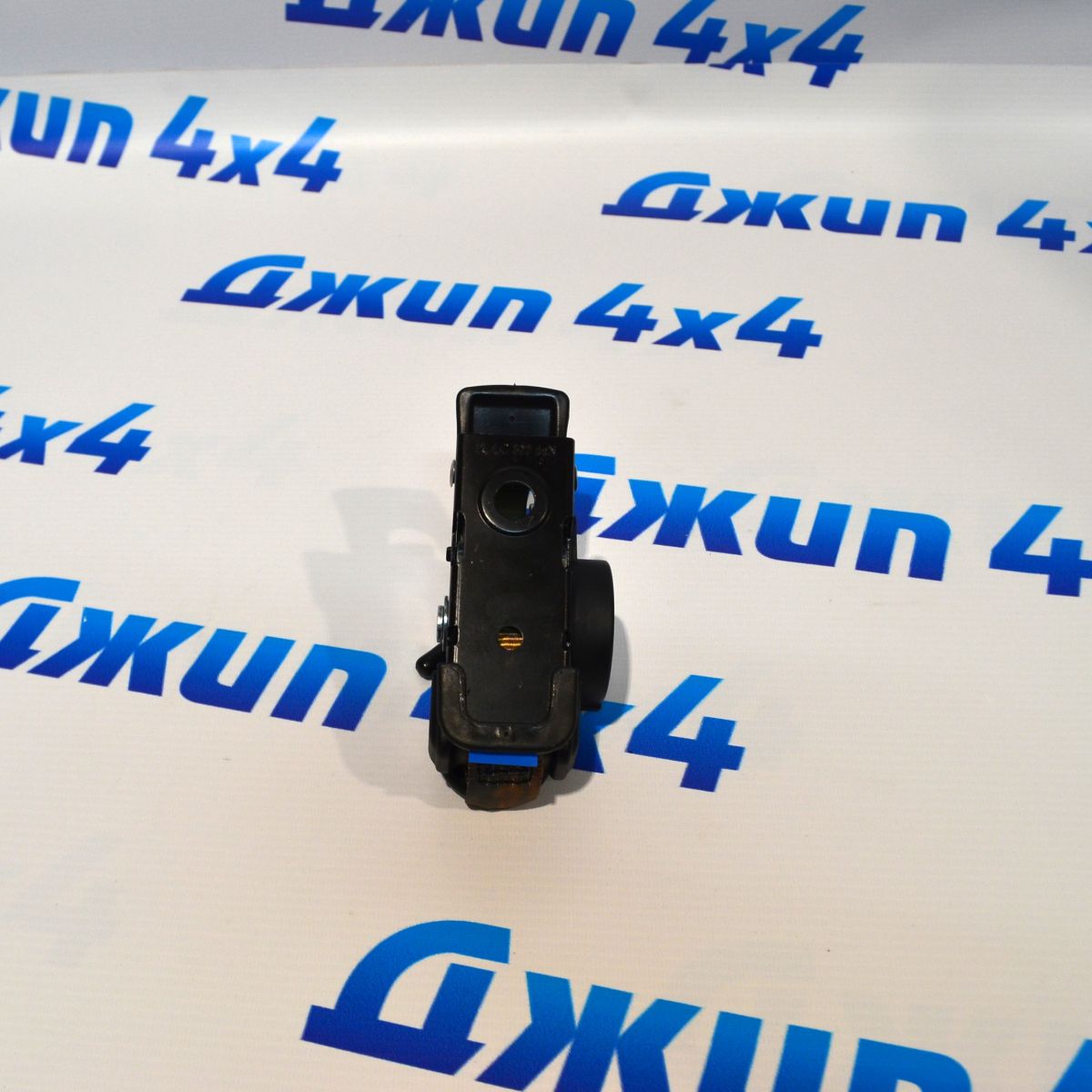 Самозатягивающийся стропа крепления груза в кузове 82209422AB