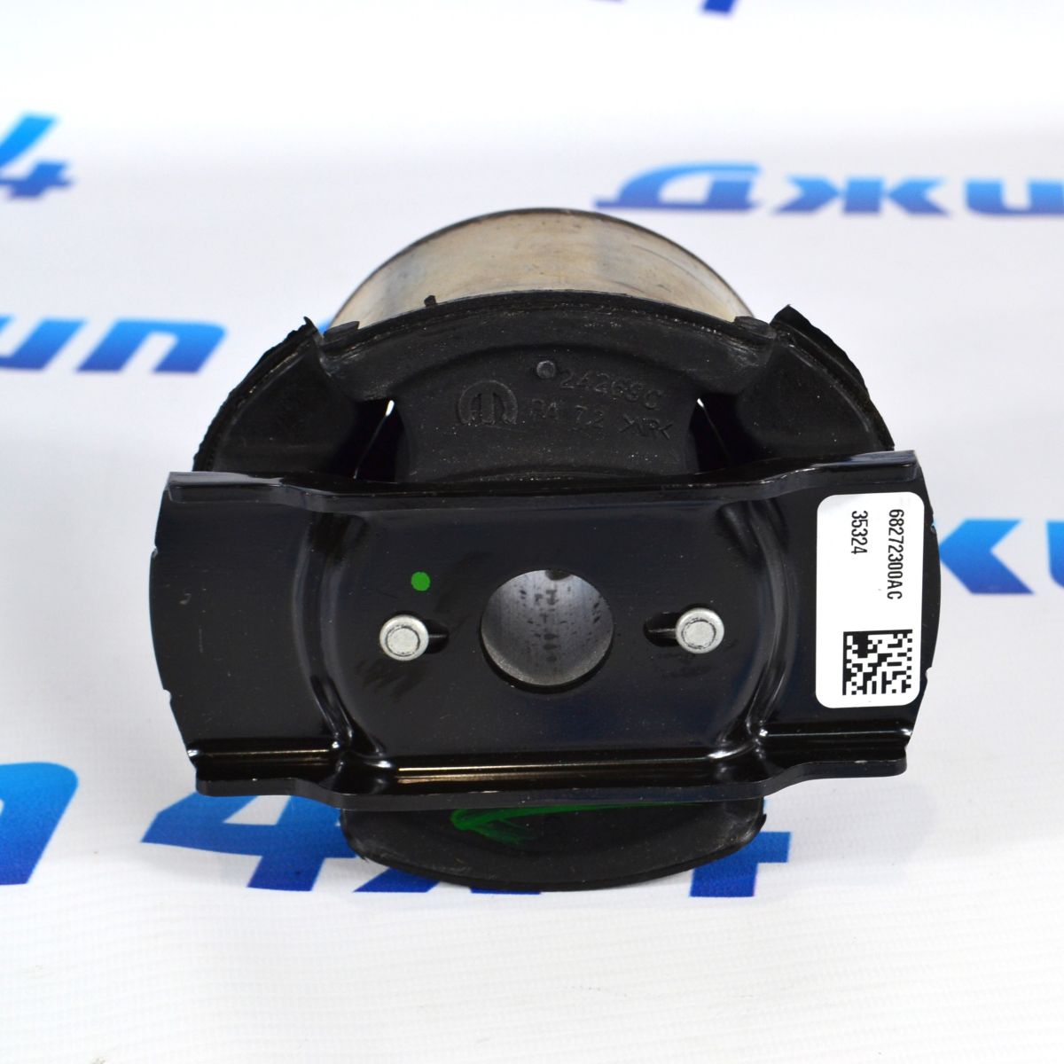 Сайлентблок заднего подрамника Jeep Grand Cherokee WK2/Dodge Durango WD (передний) 68272300AC