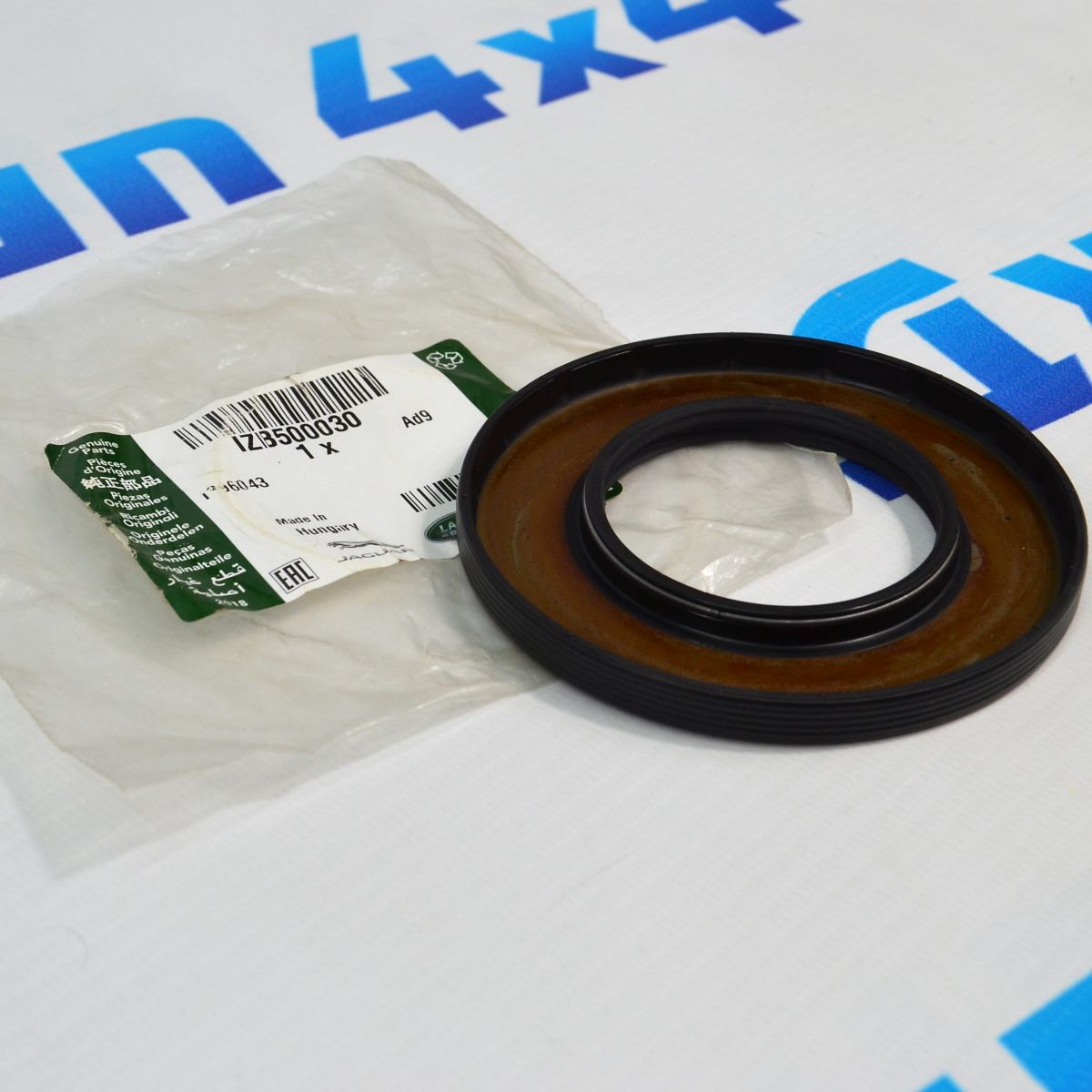 Сальник входного вала РКПП Land Rover Discovery L319/Range Rover L322/Range Rover Sport L320 IZB500030