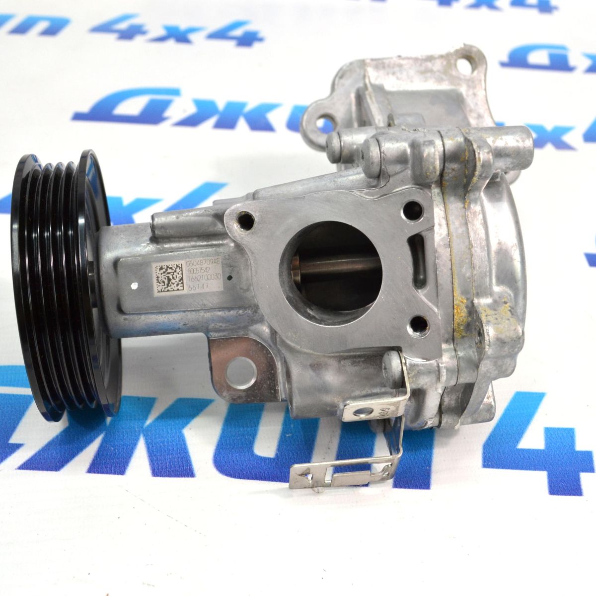 Помпа системы охлаждения Jeep Grand Cherokee WL 4XE 05048709AH