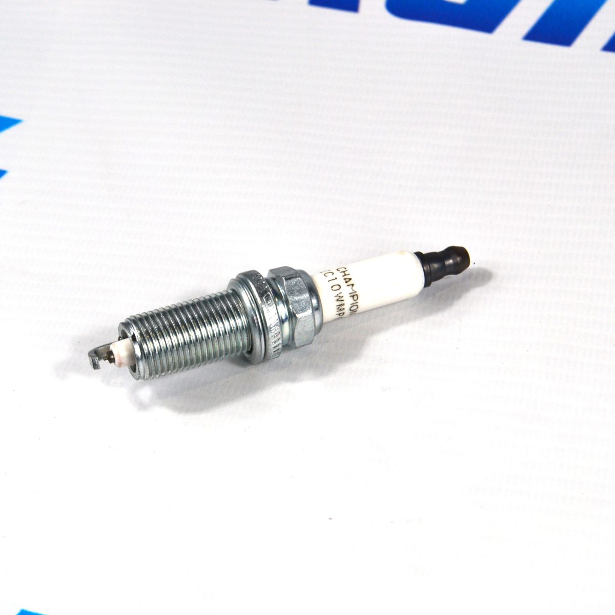 Свеча зажигания Jeep V2.4 MULTIAIR 50047607