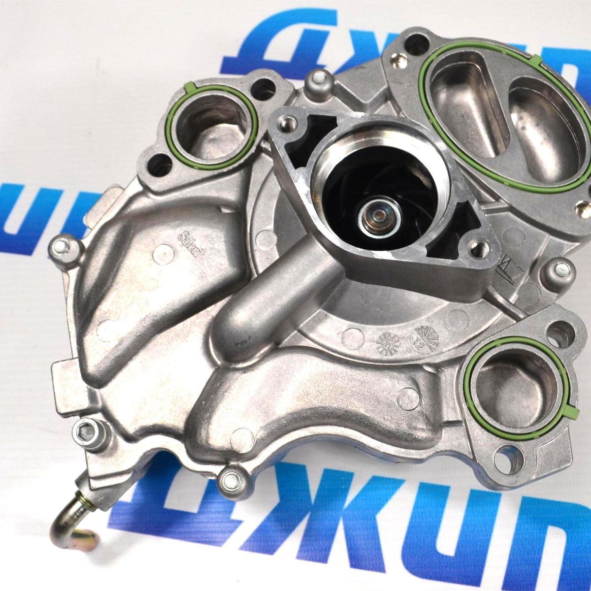 Помпа системы охлаждения Jeep Grand Cherokee WK2/Dodge Ram 1500 V3.0CRD 68211202AB