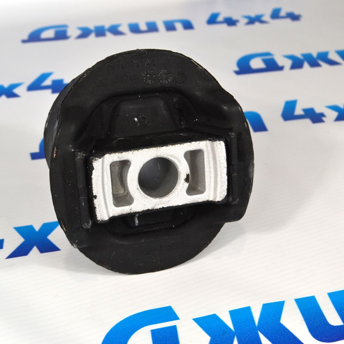 Сайлентблок заднего подрамника задний Jeep Grand Cherokee WK2/Dodge Durango WD 05180731AC