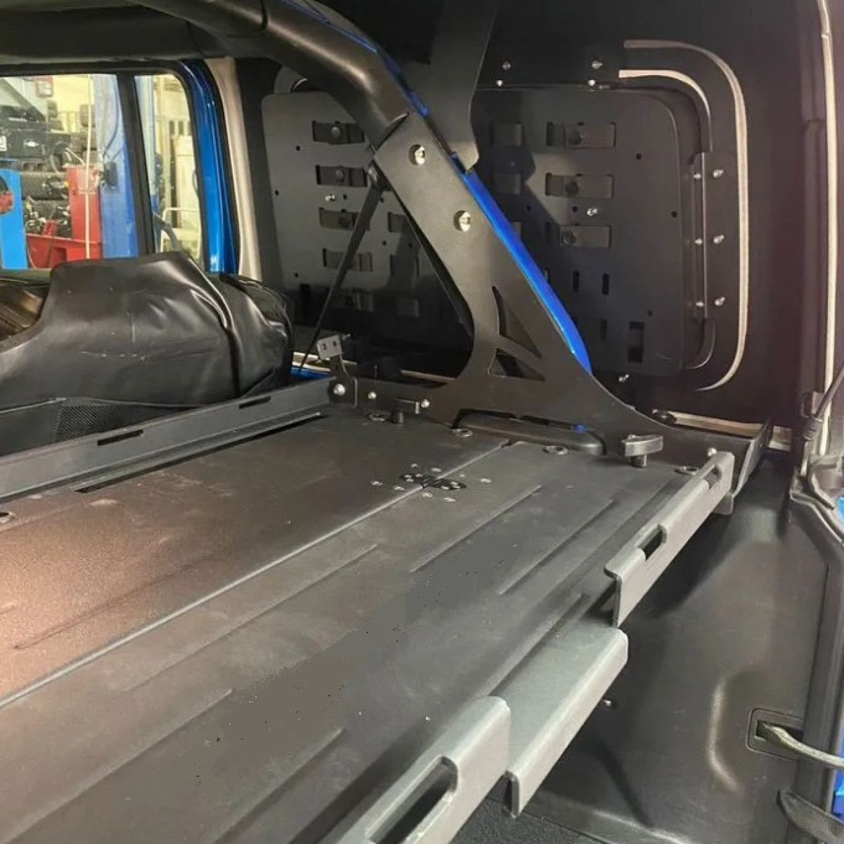 Полка в багажник с боковыми панелями Jeep Wrangler JL JEEP_JL